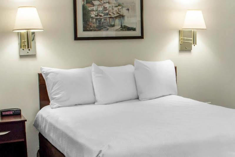 Motel 6-Greensboro, Nc - I-40 외부 사진